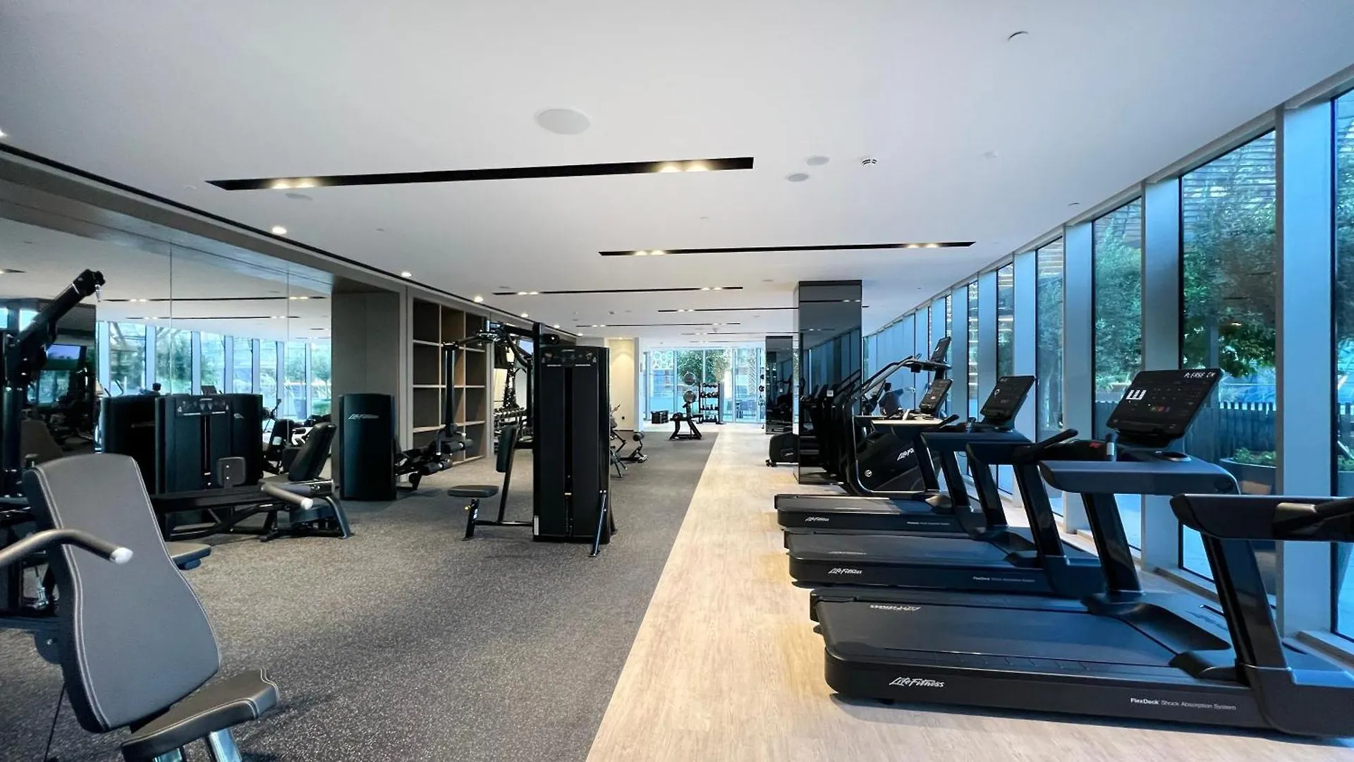 Grande Apartment 1 Bedroom With Amazing Pool, Gym And Location Dubai