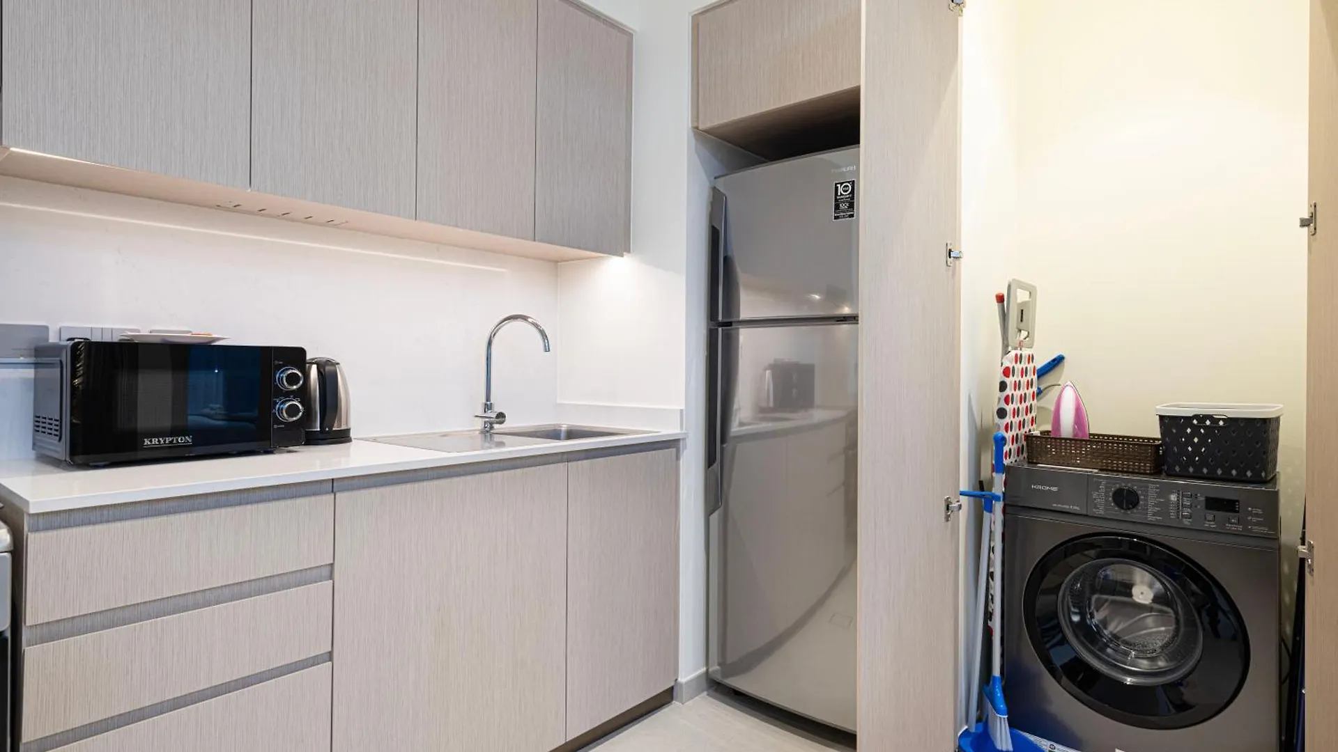 Grande Apartment 1 Bedroom With Amazing Pool, Gym And Location Dubai United Arab Emirates